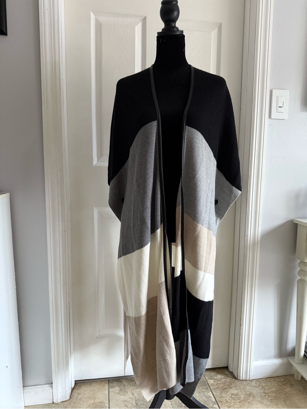 New York & Company Black Gray Cream Tan Colorblock Open-Front Poncho